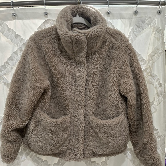 Old Navy Cozy Sherpa Faux-Fur Jacket for Women mocha latte - SMALL (sold out!) - Picture 3 of 4